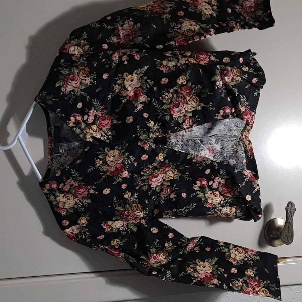 Black floral jacket  size small NWOT